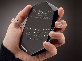 Компания BlackBerry разработала "сочувствующий" смартфон