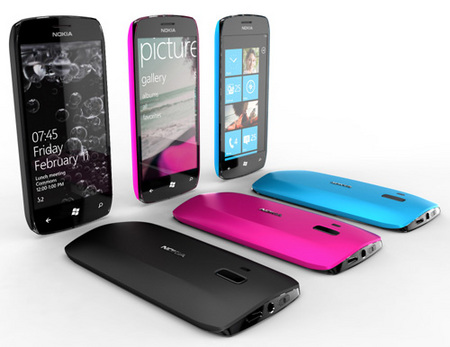 До первых коммуникаторов Nokia Windows Phone пройдет целый год