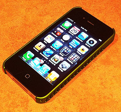 Очередной виток споров: iPhone 5 все же получит NFC