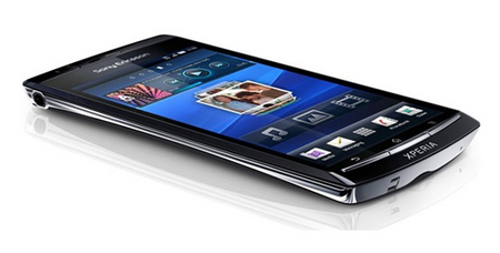 Смартфон Sony Ericsson Xperia arc появляется в России