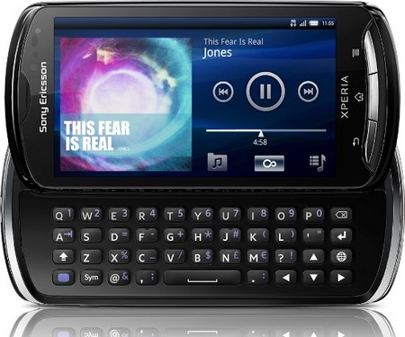 Продажи смартфона Sony Ericsson Xperia Pro стартуют в этом месяце