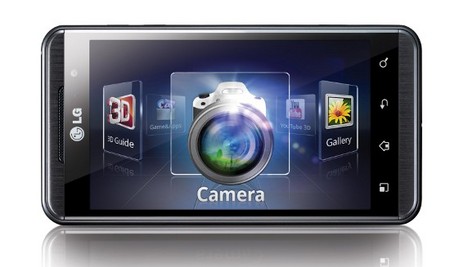 Смартфон LG Optimus 3D поступает в продажу, сначала в Европе