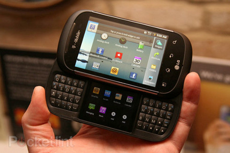 Загадочный слайдер LG с QWERTY и двумя дисплеями засветился в Лондоне