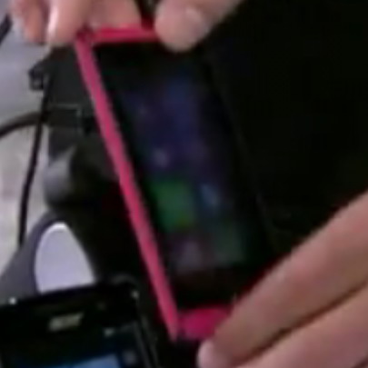 Первый смартфон с Windows Phone Mango Fujitsu IS12T - уже в августе