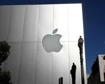 Apple демонстрирует рекордные продажи iPhone и iPad