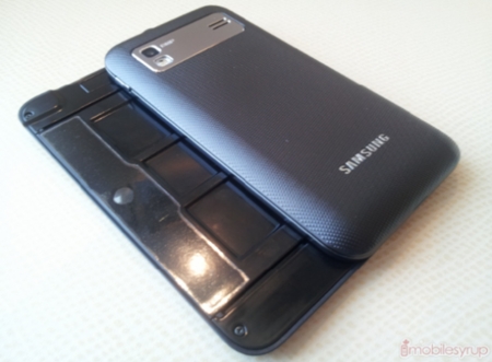 Смартфон Samsung Galaxy S Glide подойдет для текстовой переписки