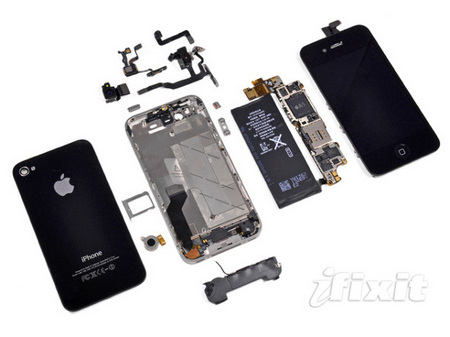 Смартфон iPhone 4S разобрали