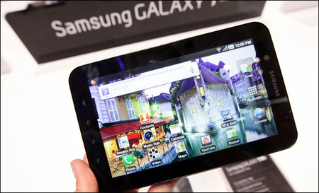 Над продажами планшета Samsung Galaxy Tab 10.1 снова нависла угроза