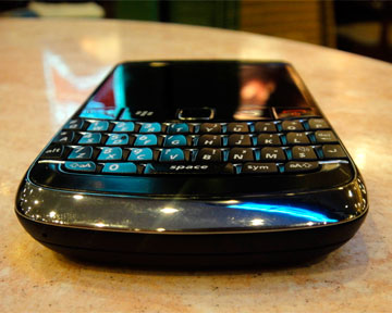 RIM выпустит смартфон BlackBerry 10 в конце 2012 года