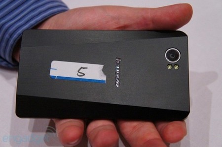 CES 2012: Lenovo K800 станет первым коммерческим смартфоном с Intel Medfield