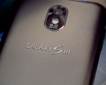 Samsung готовит смартфон без рамки вокруг дисплея