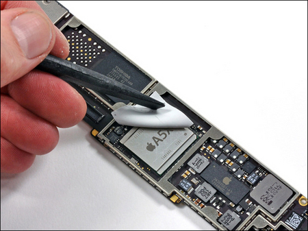 Новый iPad уже расчленили