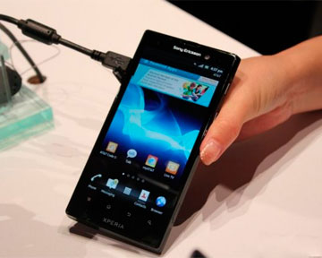 В Сети появили изображения смартфона Sony Xperia ST26i
