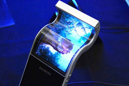 Samsung готовится к массовому производству гибких цветных дисплеев