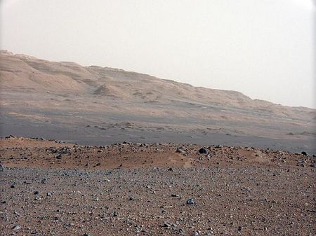 Марсоход Curiosity принимает и передаёт