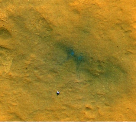 Марсоход Curiosity тестирует «руку»