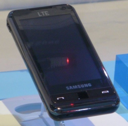 Samsung SCH-r900 - телефон c поддержкой LTE