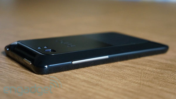 HTC Vivid